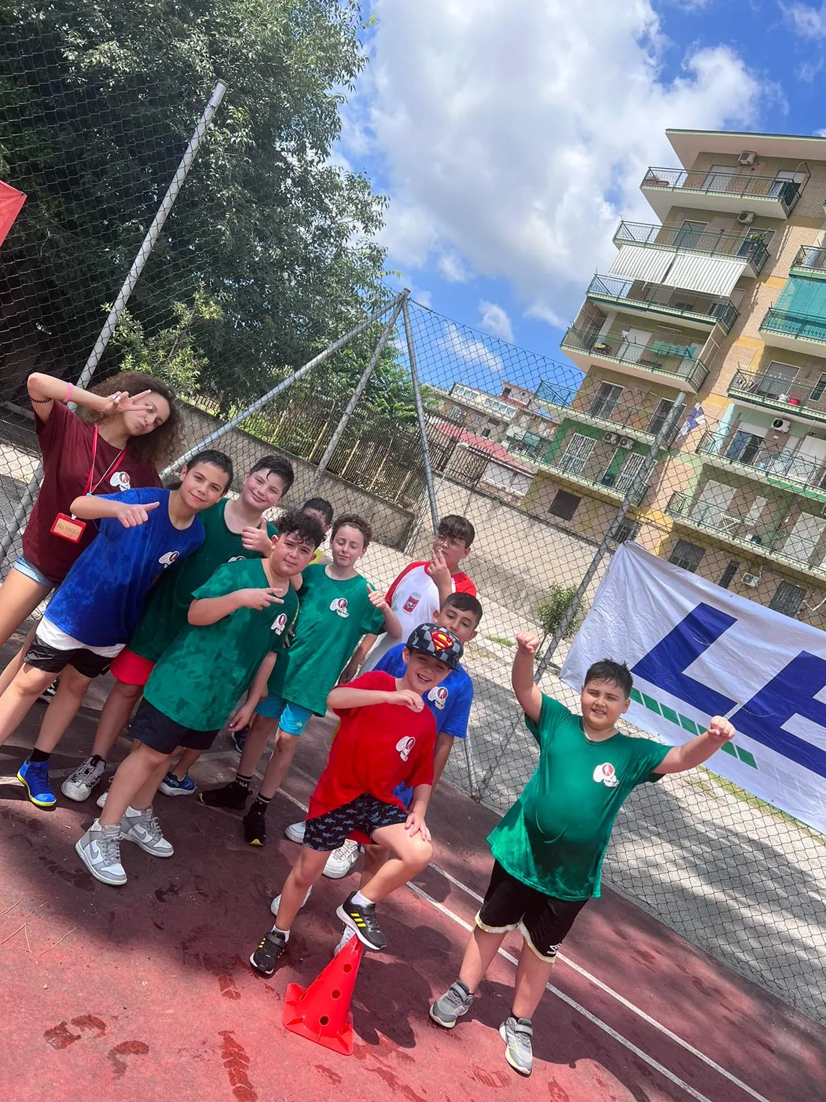 Il gruppo del Summer Camp festeggia