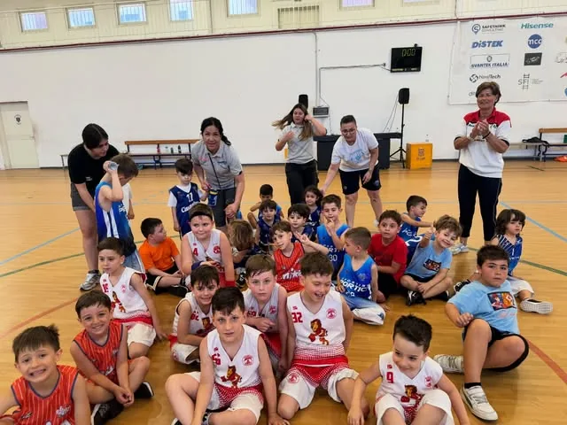 Concentramento minibasket in palestra